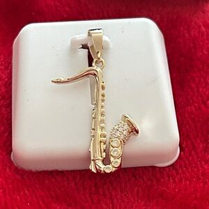 Luxury Moissanite Diamond Gold Saxophone Pendant